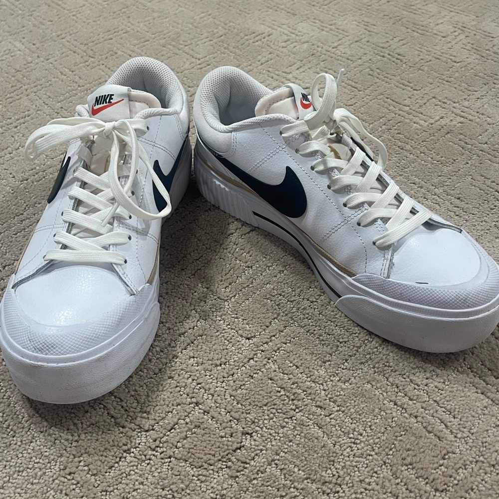 Nike legacy lift platform sneaker